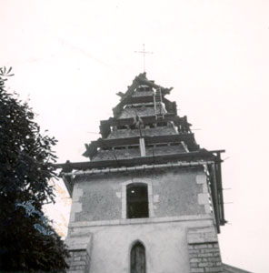 1966 : rfection du toit du clocher de l'glise (JPG)