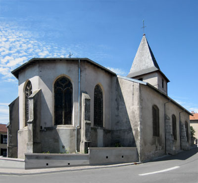 Eglise, ct ouest, en allant vers la Place de la Rpublique (JPG)