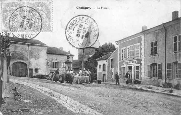 Caf du Centre situ place de la Fontaine (place de la Rpublique maintenant) (JPG)